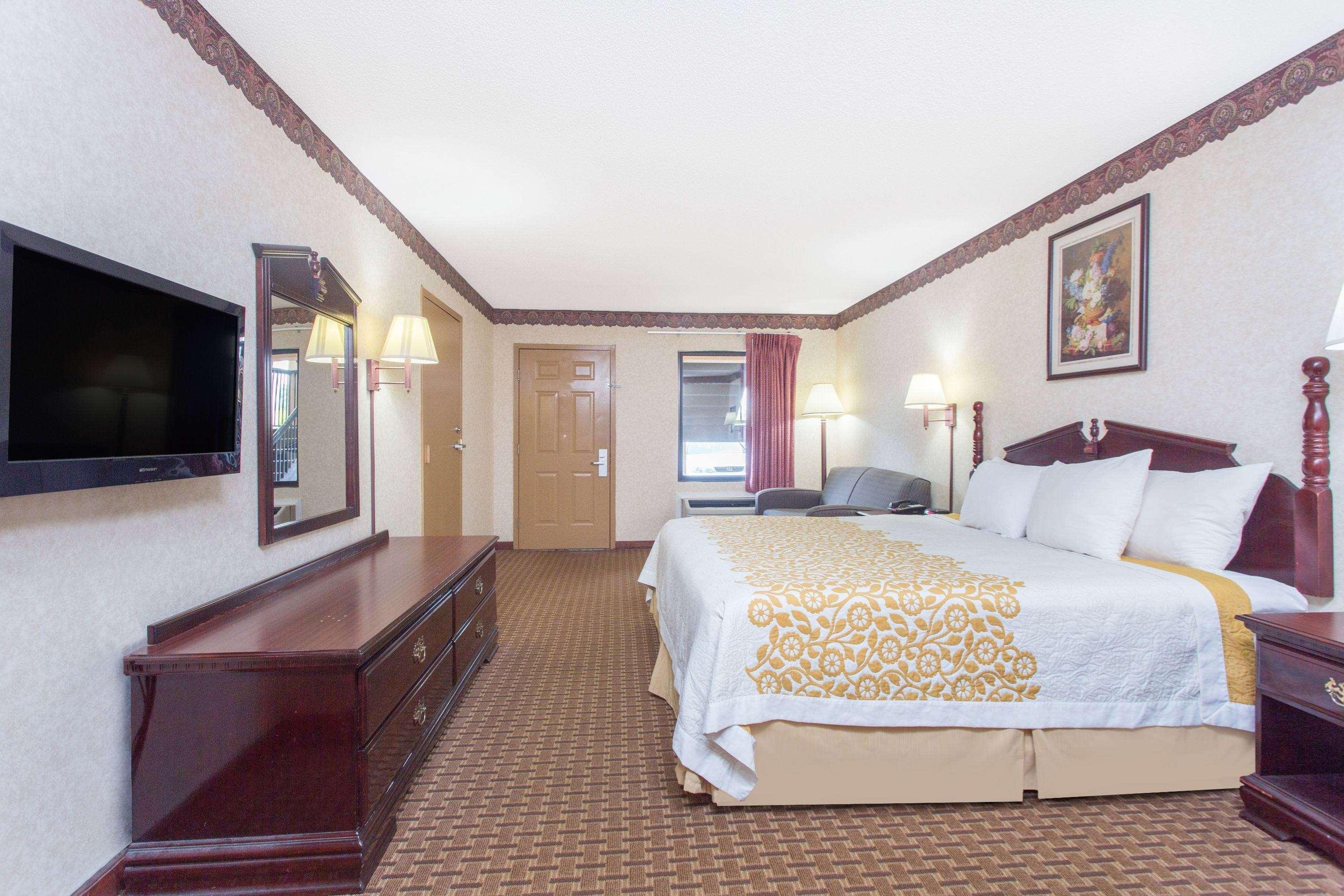 Days Inn By Wyndham Thomaston Exteriér fotografie
