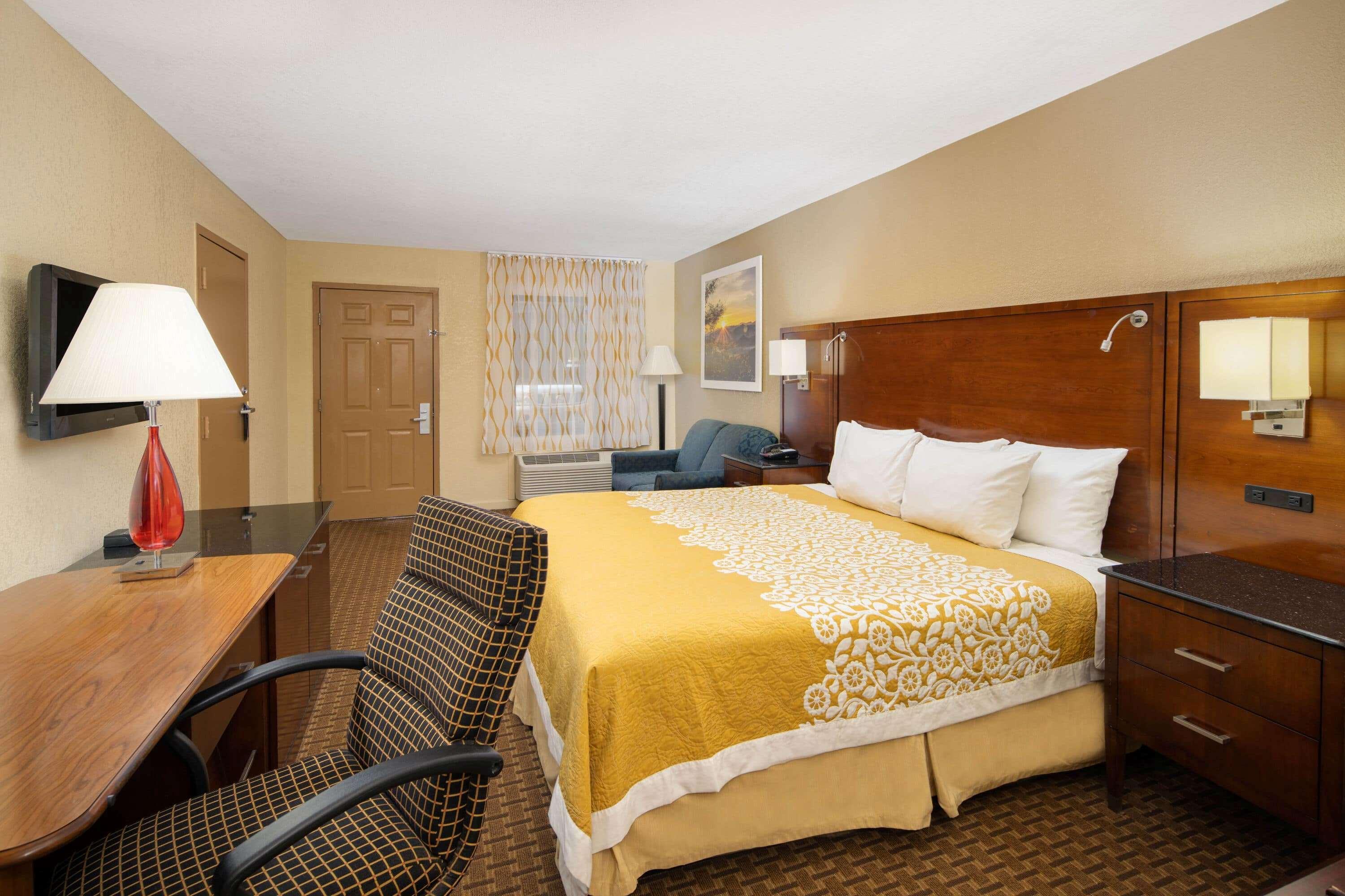 Days Inn By Wyndham Thomaston Exteriér fotografie