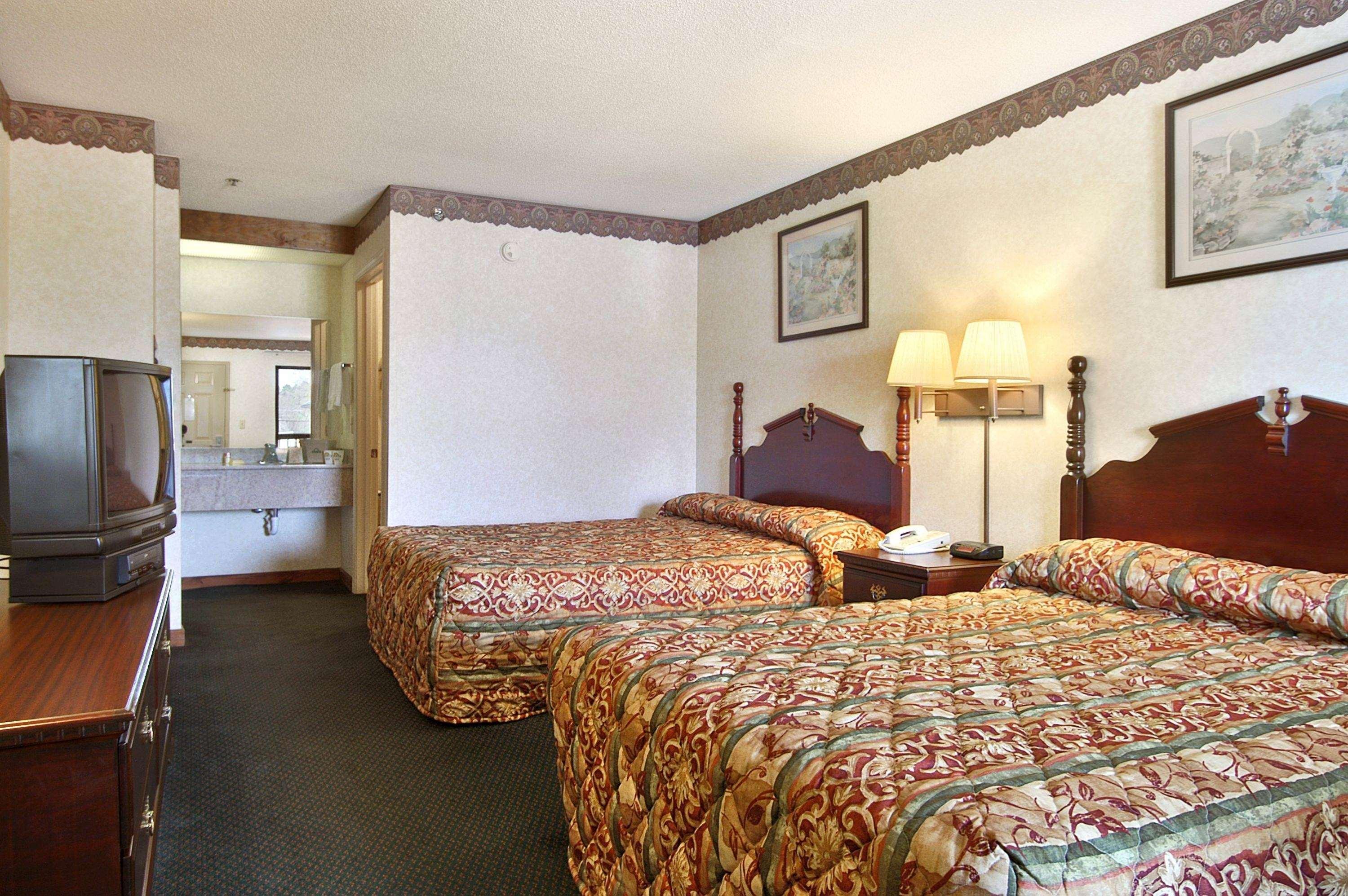 Days Inn By Wyndham Thomaston Exteriér fotografie