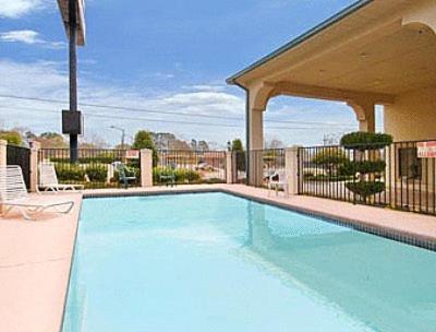 Days Inn By Wyndham Thomaston Exteriér fotografie